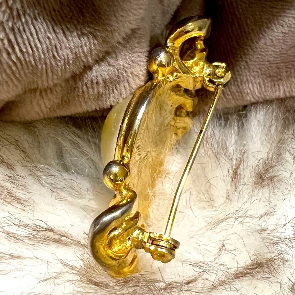 Pearl Brooch - Picture 7 of 7